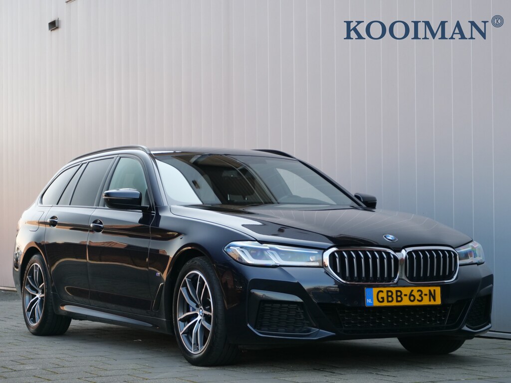 BMW 5-Serie Touring 530e High Executive 292 Pk Automaat Leer / Navi / DAB / Apple Carplay / Camera / Laser LED  / M-pakket