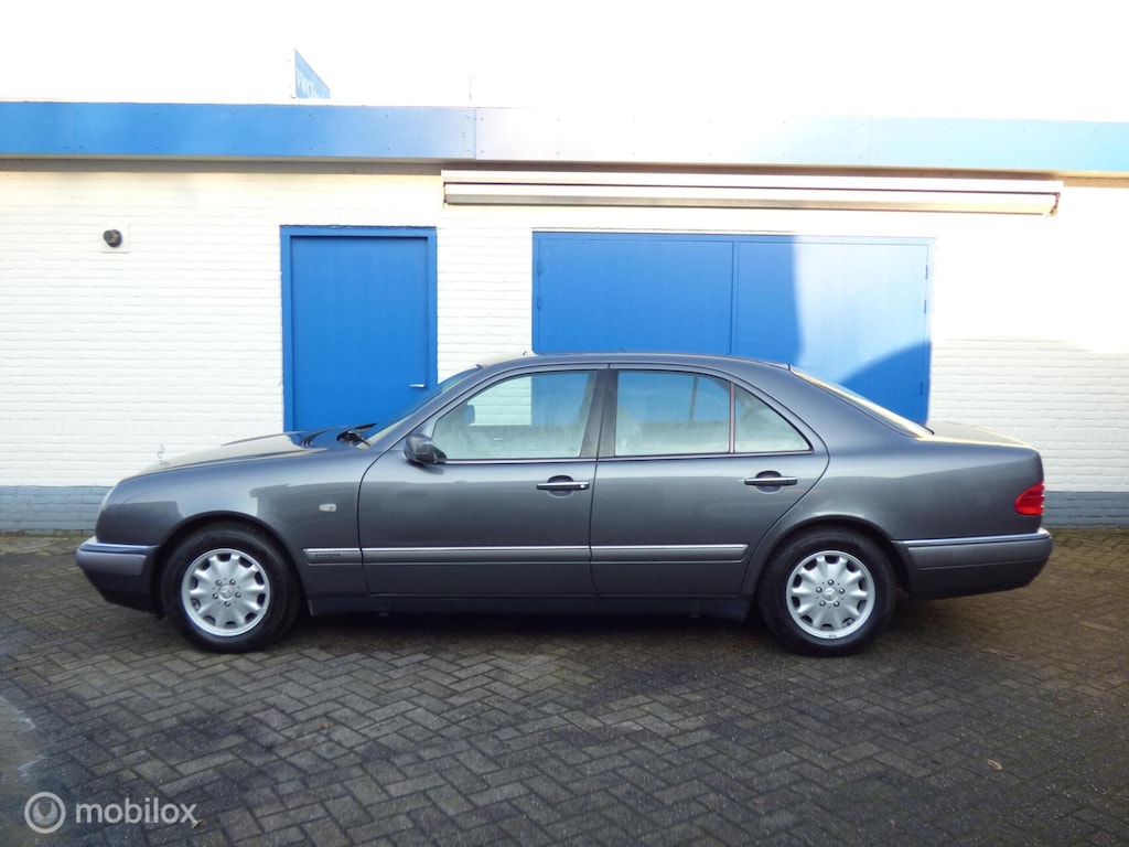 Mercedes-Benz E-klasse W210 E200