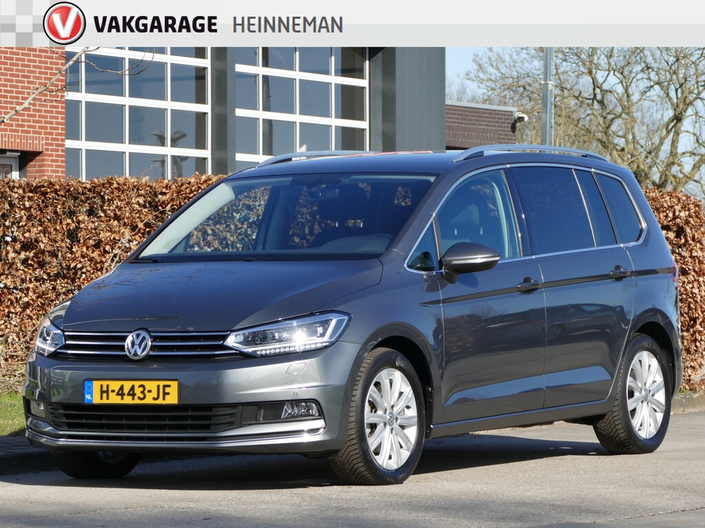 Volkswagen Touran 1.5 TSI Highline 7persoons | achteruitrijcamera | all-season-banden | LED koplampen
