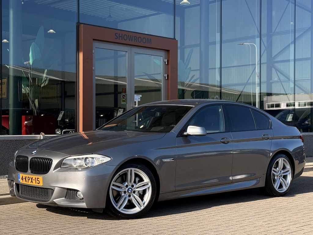 BMW 5-Serie 528i M Pakket | Head-Up | Cruise | Stoelverwarming | Navi | Leder