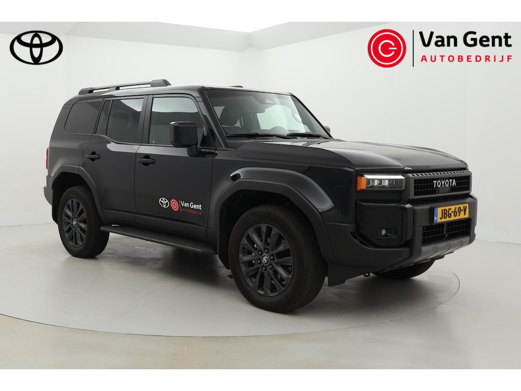 Toyota Land Cruiser 2.8 D-4D Professional | Trekhaak | Leder | Head-up display | Treeplanken | 20 inch | Apple Carplay / Android Auto | Stoel-/achterbankverwarming | Stoelventilatie voor/achter