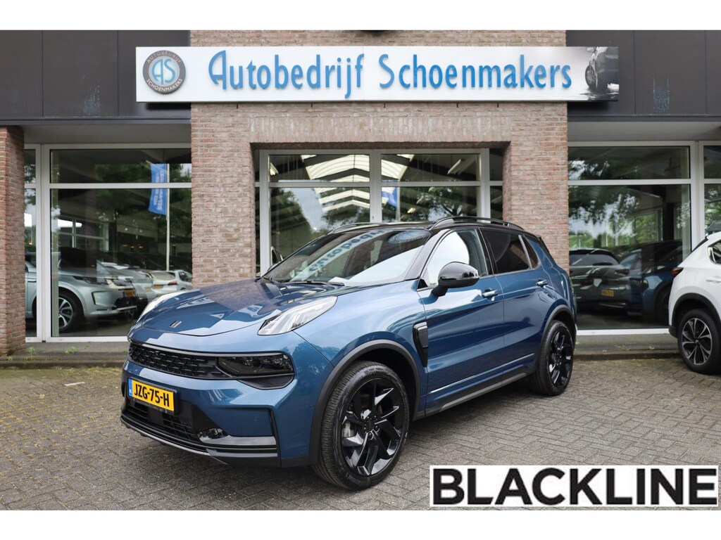 Lynk & Co 01 1.5 MY23! FULL BLACKLINE MET ZWARTE-HEMEL ROLHOES 360-CAMERA PANO/SCHUIF INFINITY DAB NAVI CARPLAY STOELVERWARMING ELEK.ACHTERKLEP 20"LMV