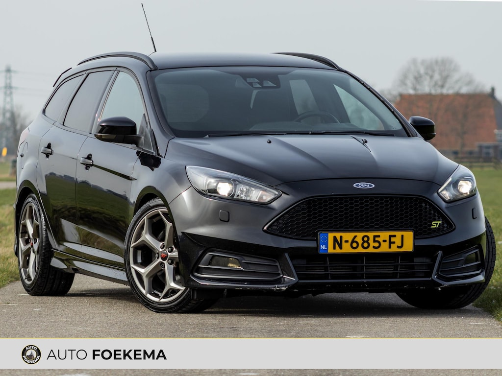 Ford Focus Wagon 2.0 ST-2 285 PK 18" Recaro