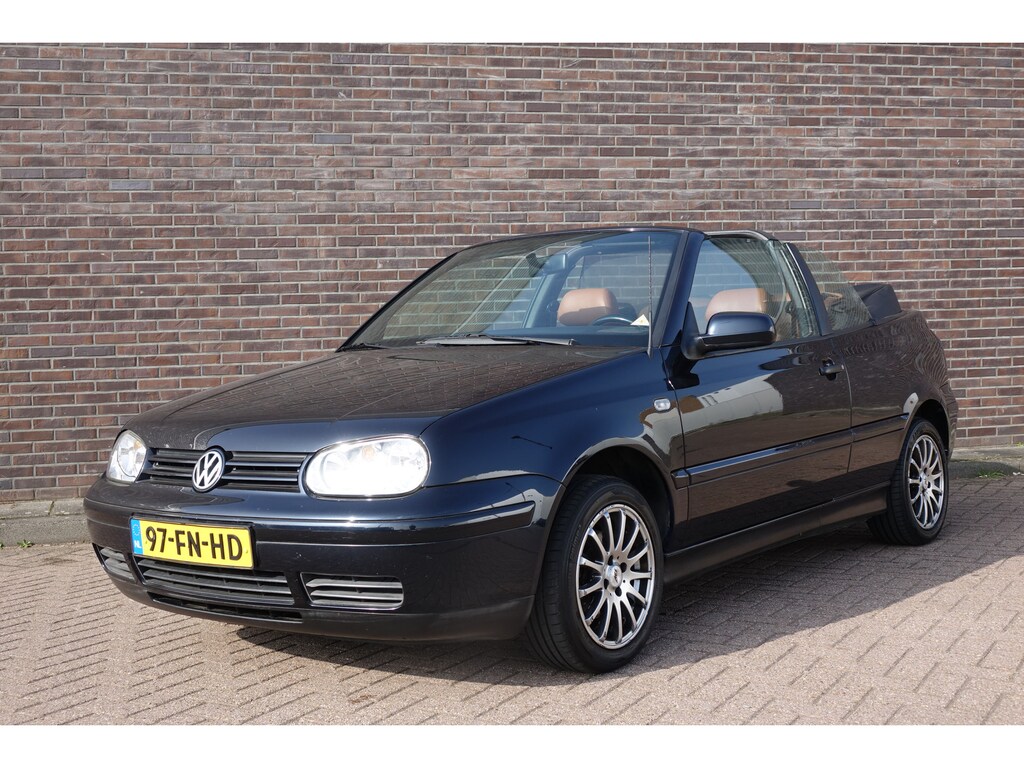 Volkswagen Golf Cabriolet 1.8 Highline, blauwe stoffen elektrisch bediende kap, leder interieur Nieuwe APK