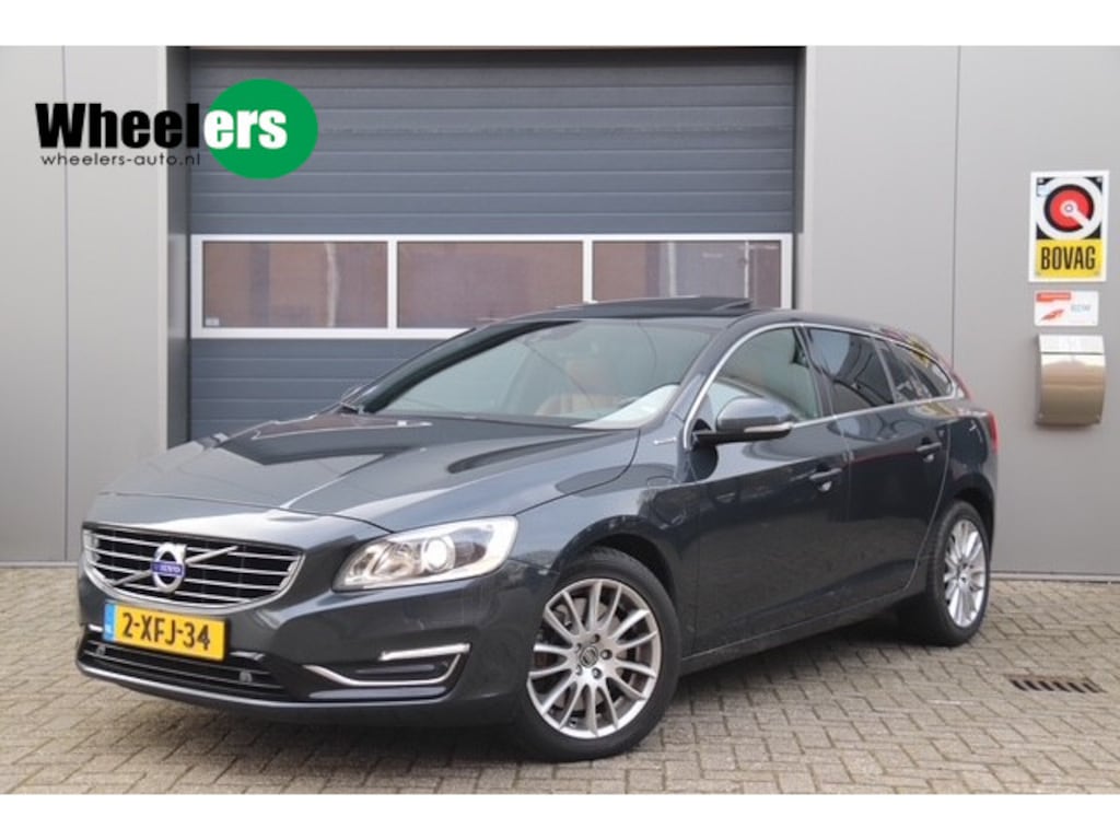 Volvo V60 2.4 D6 AWD Plug-In Hybrid Summum, Stoelverwarming, Schuifdak, Trekhaak