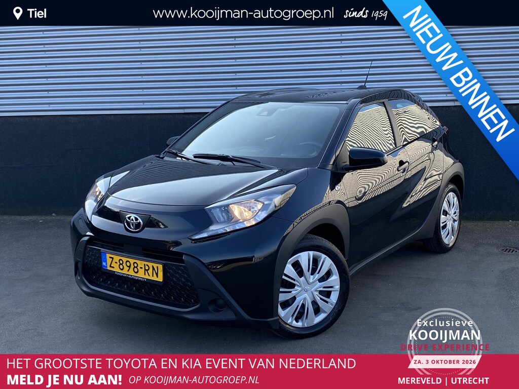 Toyota Aygo X 1.0 VVT-i MT Play Nette Nederlandse auto, achteruitrij camera, navigatie Apple CarPlay/Android Auto, neerklapbare achterbank, adaptieve cruise control!