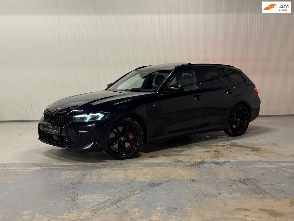 BMW 3-Serie Touring 330e | M-SPORT | PANO | HUD | TREKHAAK | CAMERA | SHADOW LINE