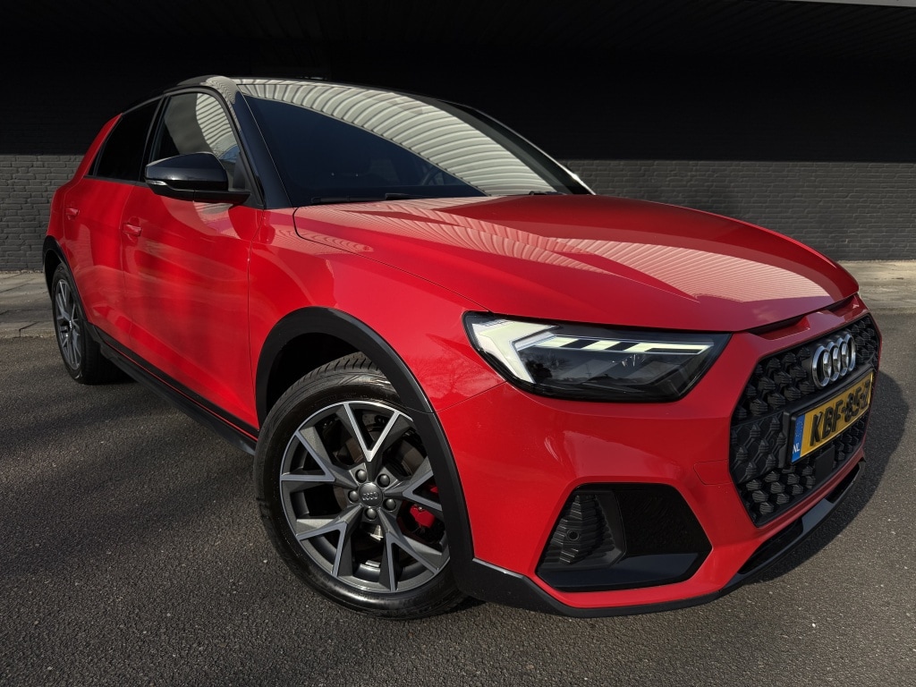 Audi A1 citycarver 30 TFSI - SLine - Sportstoelen - Led koplampen -