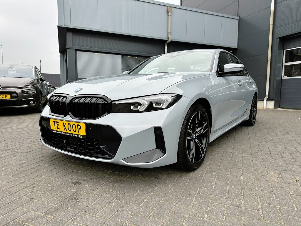 BMW 3-Serie 320i M-Sport Automaat 184 PK Camera