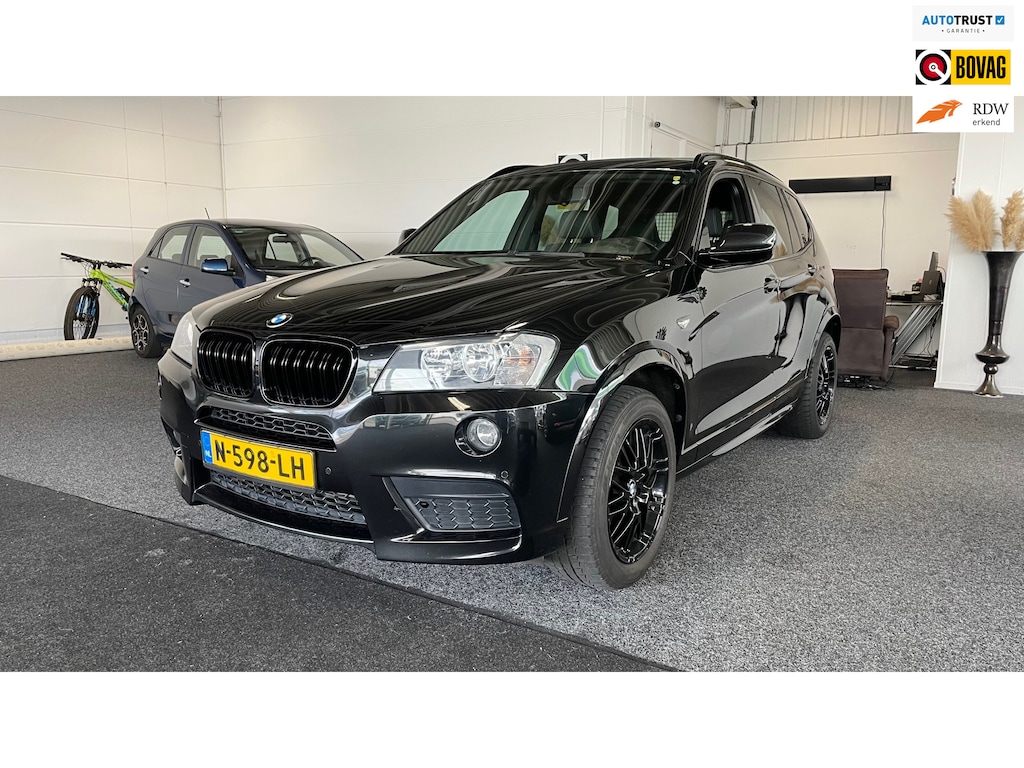 BMW X3 XDrive20i High Executive, Cruise control, Airco, Nav, Panorama dak