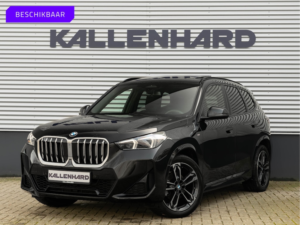 BMW X1 sDrive18i M-Sport - Pano - Trekhaak - Memoryzetel - Harman Kardon