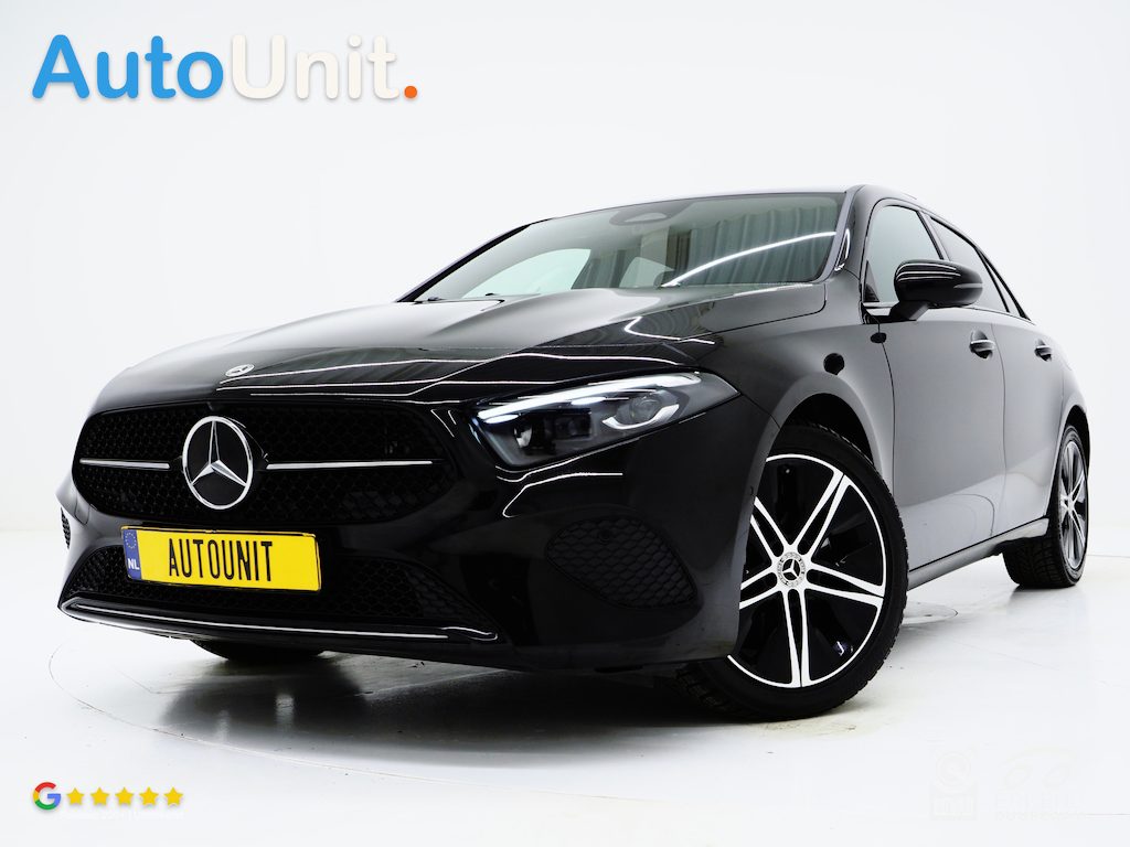 Mercedes-Benz A-klasse 250 e Luxury Line | Panoramadak | Sfeerlicht | Camera | Keyless | Zwarte Hemel | Cruise | DAB