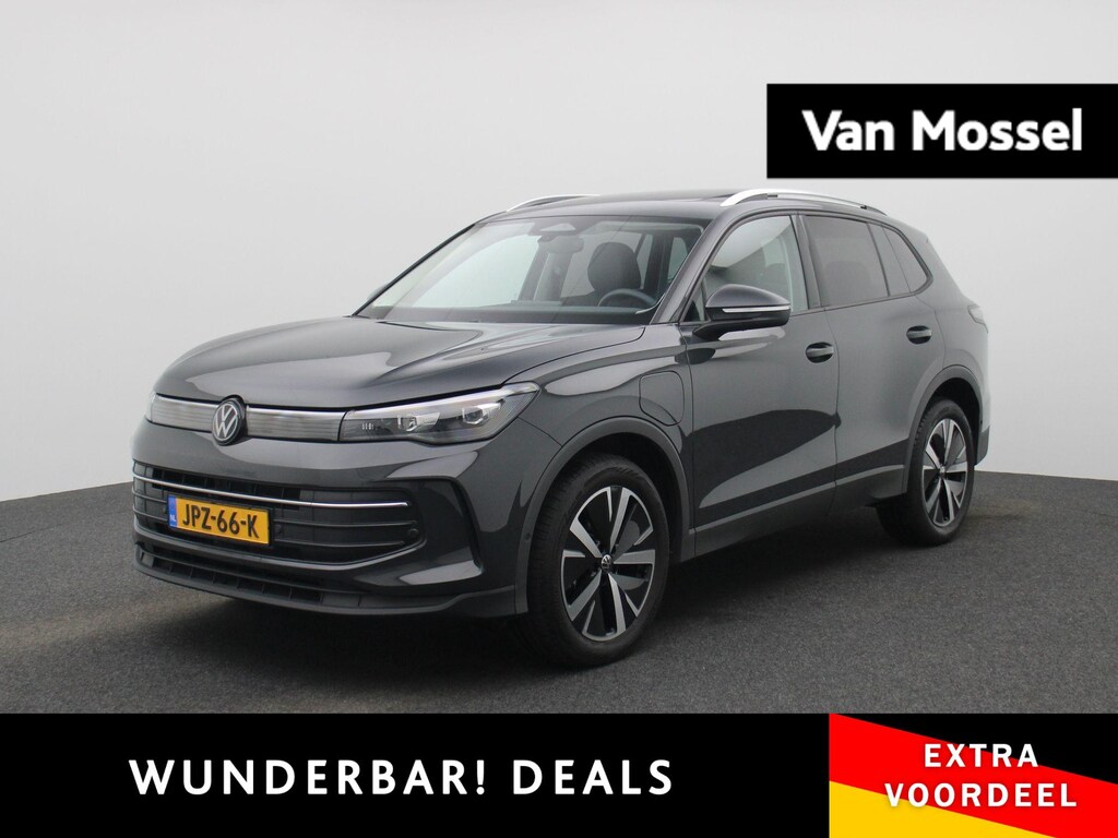 Volkswagen Tiguan 1.5 eHybrid Life Edition 204 PK | Panoramadak | Stoelverwarming | LED Koplampen | Apple Carplay | Navigatie | Keyless access | Camera | Elektrische achterklep | Stuurverwarming | Android Auto | Climate control | 19" Lichtmetalen velgen |