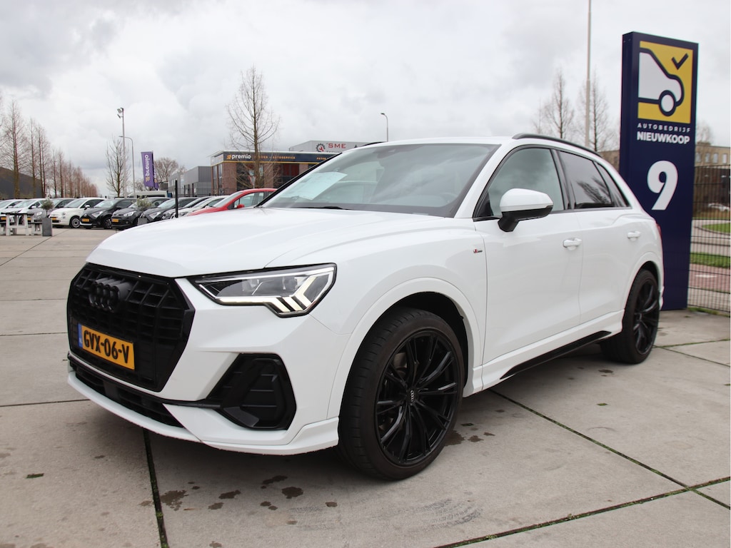 Audi Q3 40 TFSI quattro 3x S-Line Matrix LED, Pano, Stoel verwarming Aanbieding!