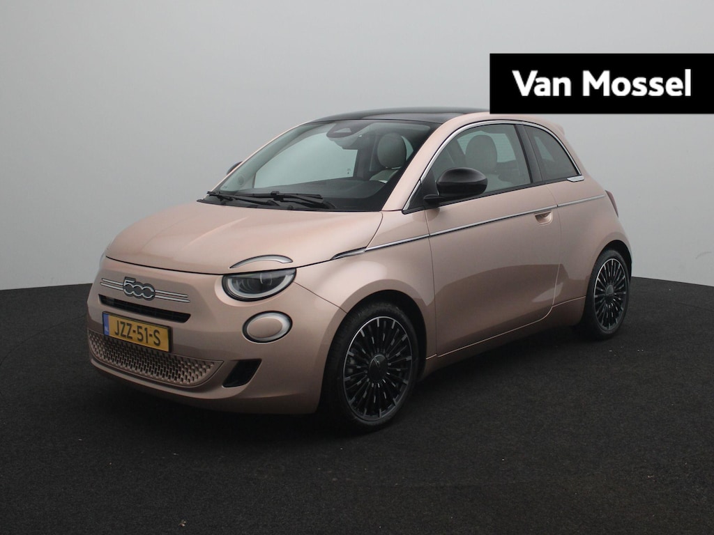 Fiat 500 1.0 Hybrid La Prima | 17"Lichtmetalen Velgen | Navigatie | Camera | Lederen Stoelbekleding | Tot 8 jaar Speciale Garantie!