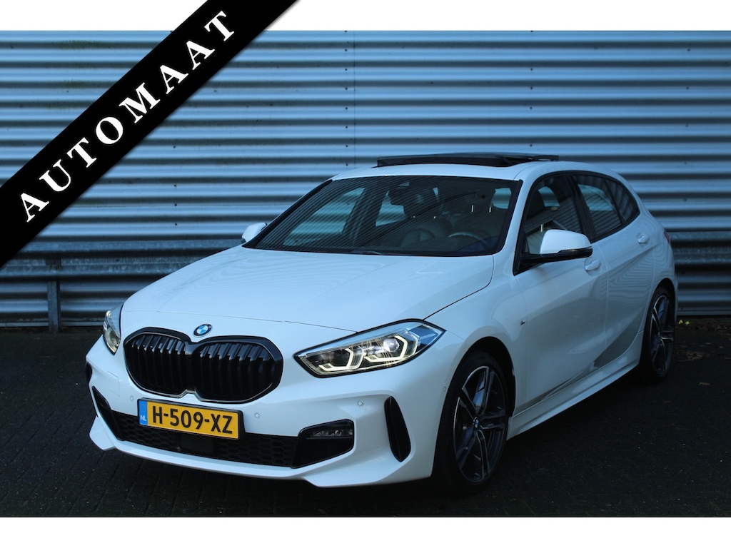BMW 1-Serie 118i 141pk High Executive Edition AUTOMAAT Panoramadak NL-Auto NAP