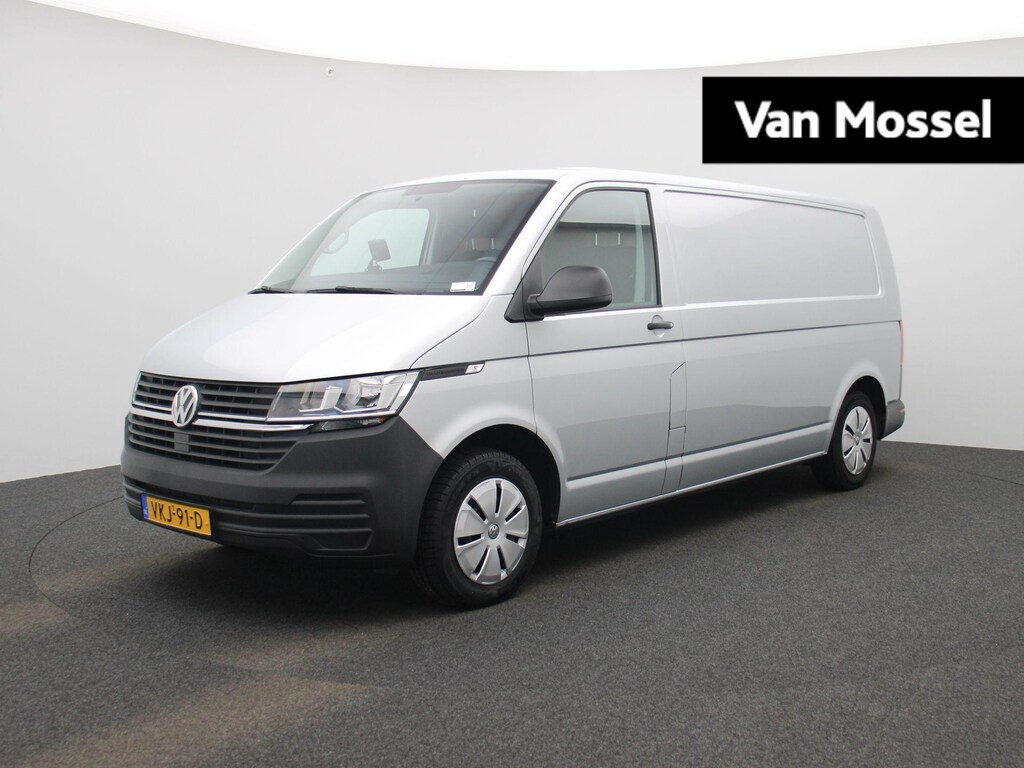 Volkswagen Transporter 2.0 TDI L2H1 150PK | Multifuntioneel Stuurwiel | Airco | Alarm | Parkeerhulp Achter | Cruise Control | Radio | Sortimo | TomTom Navigatie | Armleuningen | Elektrisch Verstel/Verwarmbare Spiegels |