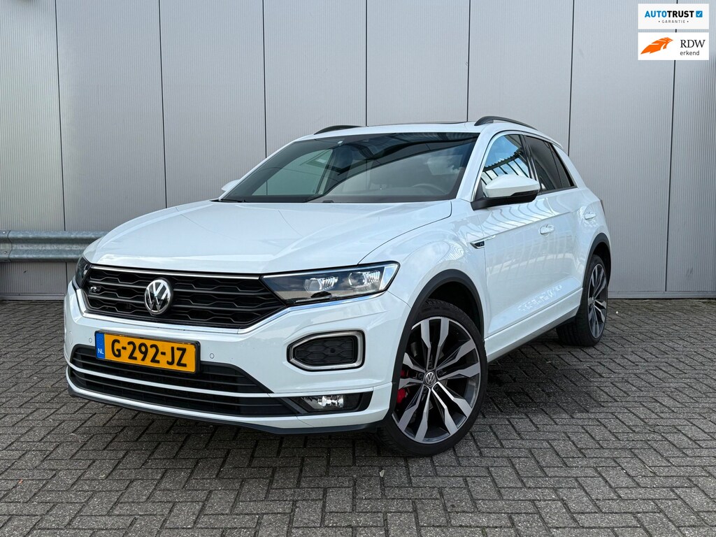 Volkswagen T-Roc 1.5 TSI Sport | 3x R-Line | Panoramadak | Stoelverwarming | Trekhaak | BOMVOL!