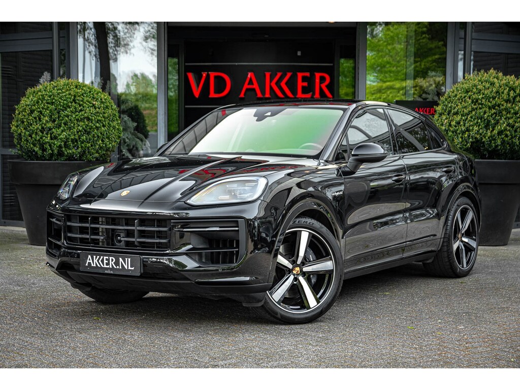 Porsche Cayenne Coupé E-Hybrid SportDesign Np.144k | Luchtvering | Sportuitlaat | BOSE | ACC | El. Trekhaak