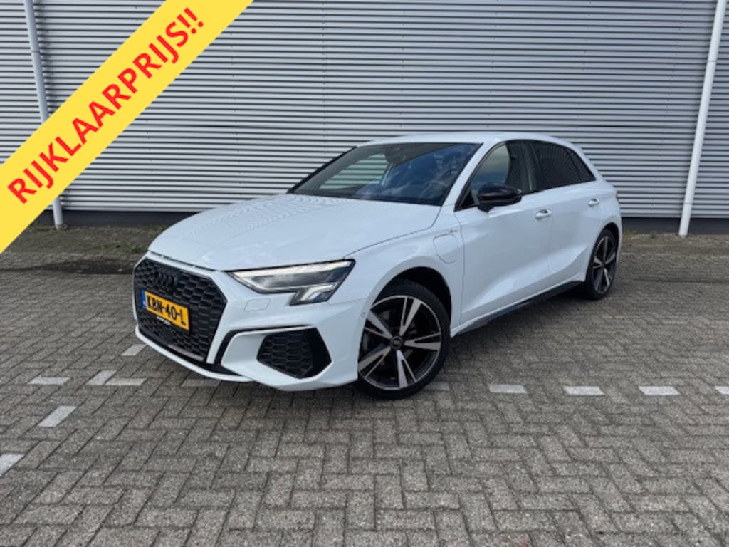 Audi A3 Sportback 40 TFSI e Edition S-line,Leder/Alcantara,Virtueel/Camera,Carplay,Navigatie,Cruisecontrol