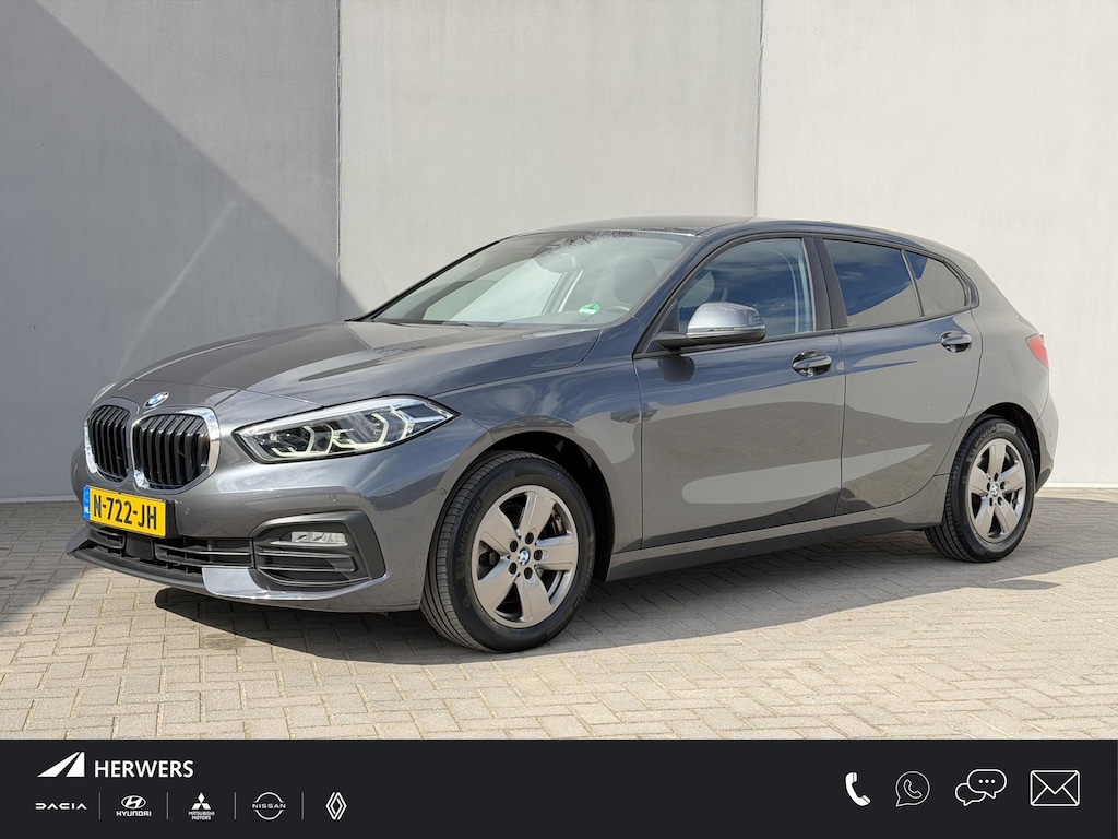 BMW 1-Serie 118i Business Edition Automaat / 1e Eigenaar / Navigatie / Camera / PDC / Apple Carplay & Android Auto / Parkeerassistent / Cruise Control / Clima / DAB / NAP /