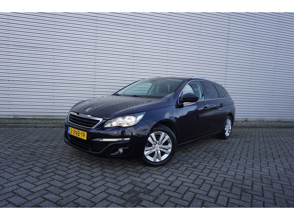 Peugeot 308 SW 1.2 e-THP Blue Lease Executive Climate / Navi / Cruise / Pano / Parkeersens. / Nieuwe riem / Trekhaak / NAP