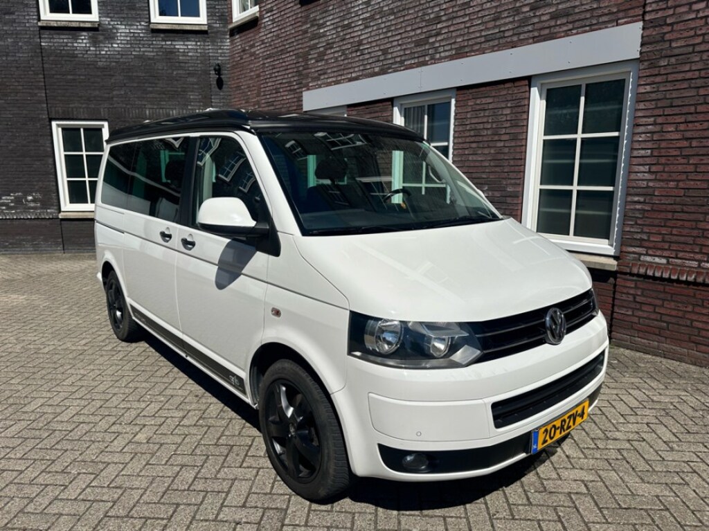 Volkswagen Multivan 2.0 TDI 140pk Edition 25 Camper 7 zits Wij zijn op afspraak geopend! Graag bellen voor uw komst.