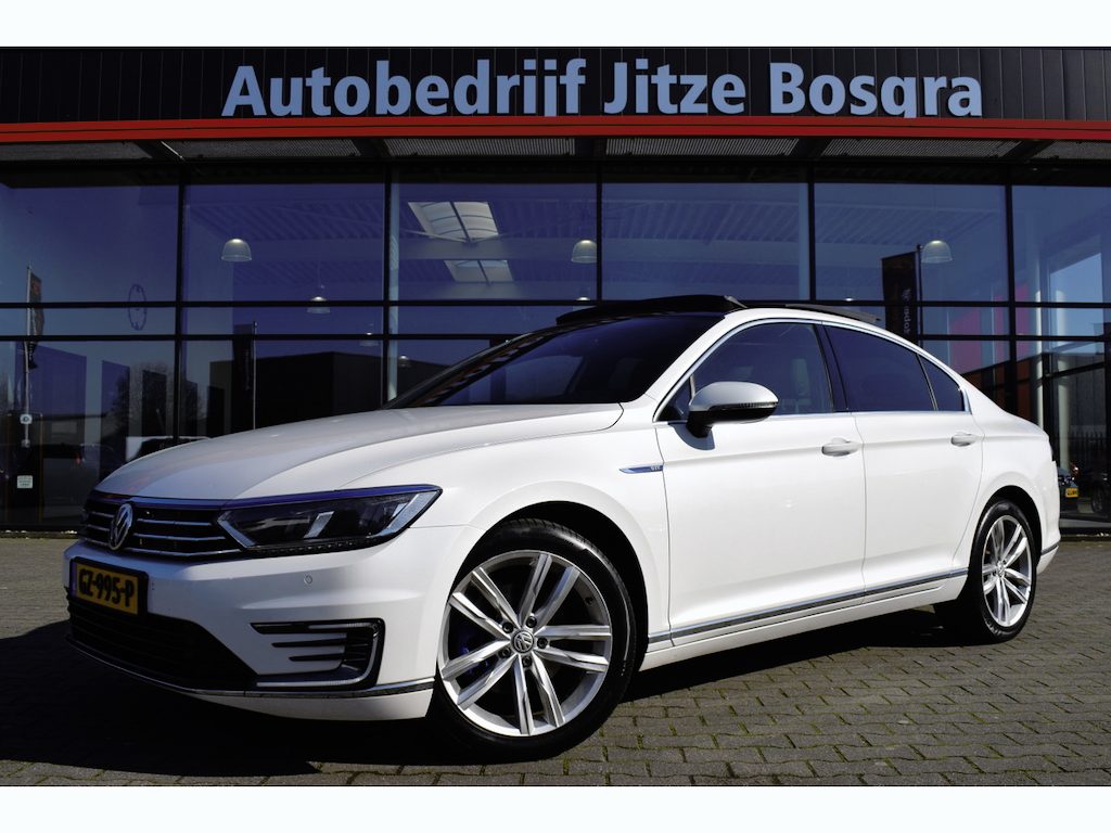 Volkswagen Passat 1.4 TSi GTE Highline LED | Panoramadak | Carplay | Virtual | Leder/Alcantara | Camera