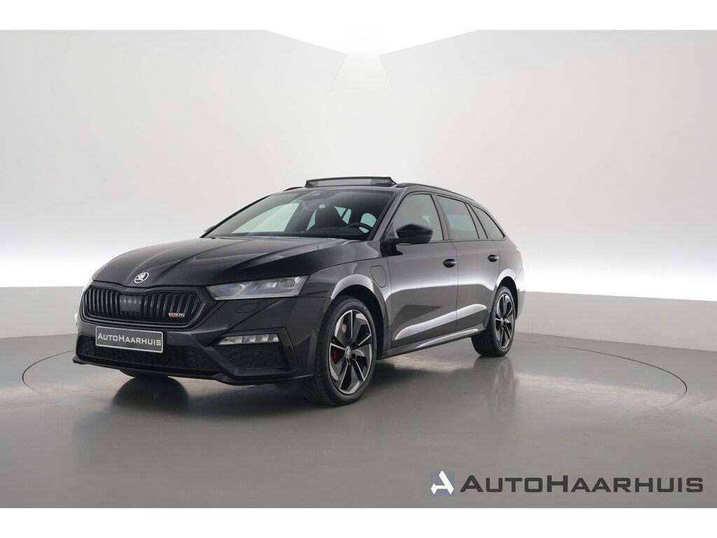 Skoda Octavia Combi 1.4 TSI RS iV PHEV Business | Rijklaar!! | Pano | Trekhaak | 245 pk | HUD | Adapt. Cruise |  | Keyless | Stoelverw. | NAV + CarPlay