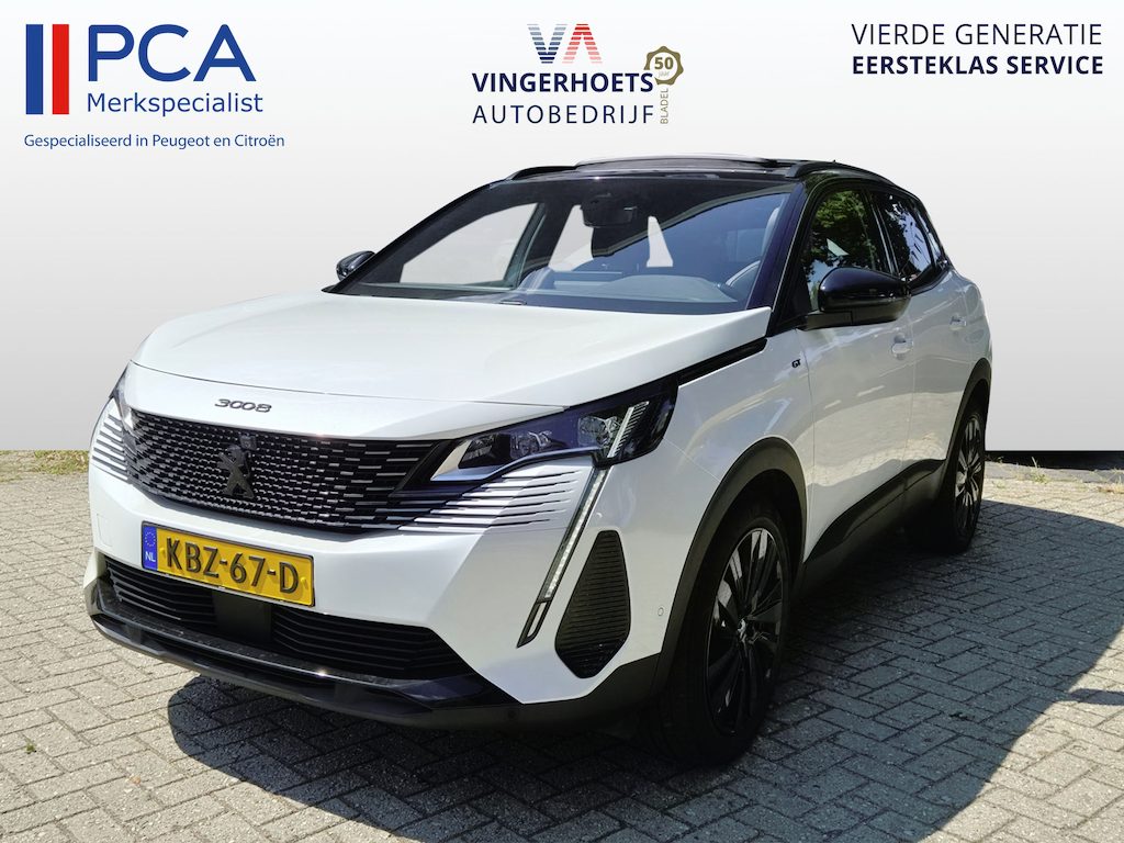 Peugeot 3008 *** 130 Pk *** GT *** Automaat *** KBZ-67-D Black Pack * Open Schuifdak * Stoelverwarming * Keyless Entry & Start * Parkeer Camera voor- en achterzijde * Elektrisch bedienbare Achterklep * L.M. Velgen * Alcantara Interieur * Vingerhoets; Vierde Generatie Eersteklas Service. Al meer dan 100 jaar een begrip in de Brabantse Kempen.