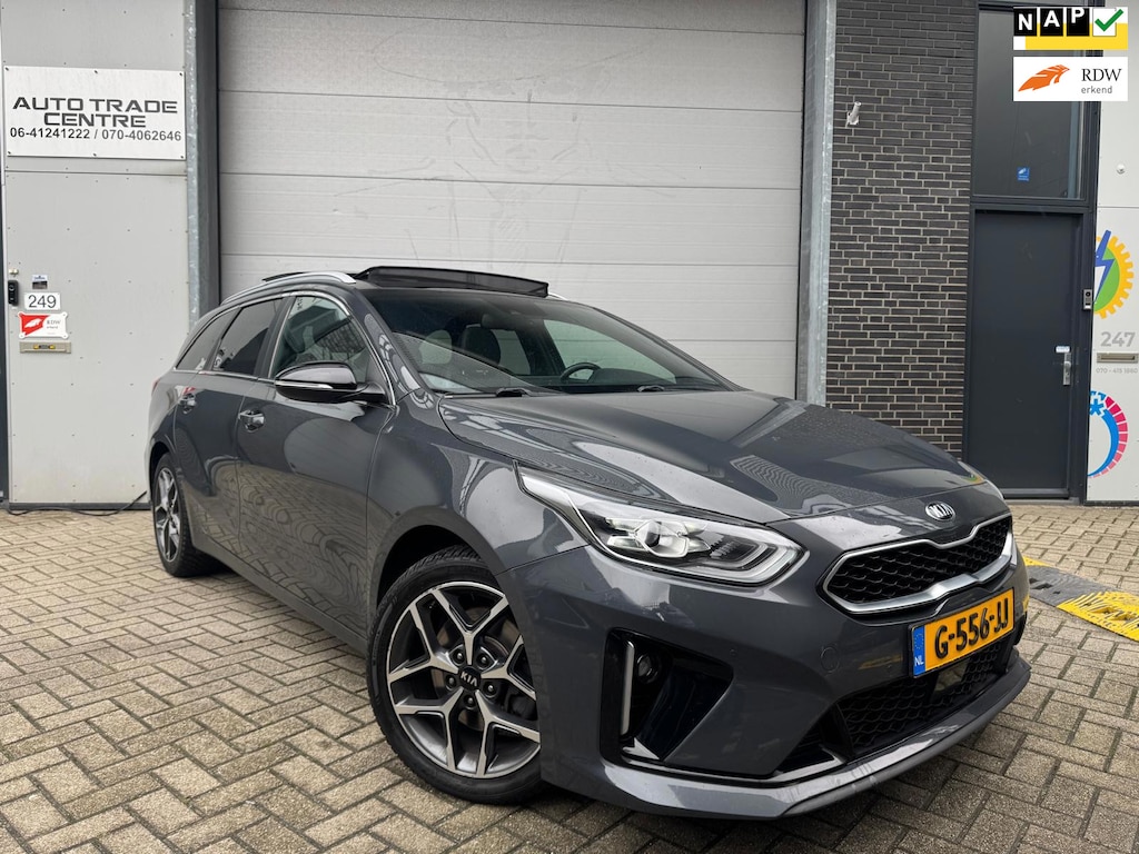 Kia Ceed Sportswagon 1.4 T-GDi GT-Line [ Open dak | Stuur&Stoel VW | Achteruitrijcamera | AFN. Trekhaak | Dealer OH]