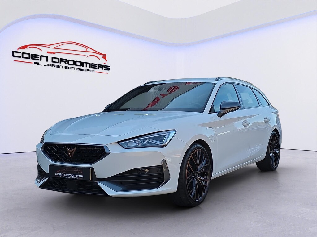 CUPRA Leon Sportstourer 1.4 e-Hybrid VZ Copper Edition /Apple Carplay/Vol Leder/Elektr. klep+stoelen/Stoel-stuurverw./Apple Carplay/Adaptive Cruise/DCC/Front-side-lane-travel assist/Trekhaak/19''/(MET GARANTIE*)