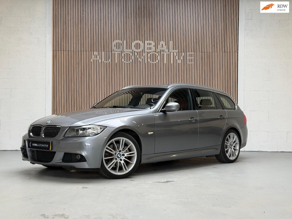 BMW 3-Serie Touring 325xi LCI - 6 CILINDER - AUTOMAAT - M PAKKET - LEER - NAVIGATIE