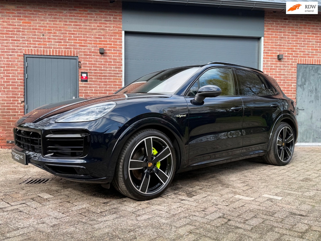 Porsche Cayenne 3.0 E-Hybrid l Bomvol l PDLS l Sport Chrono l Sport Design l Massagestoelen l Akrapovic