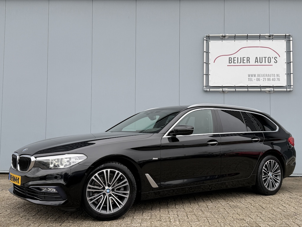 BMW 5-Serie Touring 520i Executive Automaat Navigatie/Camera/18inch.