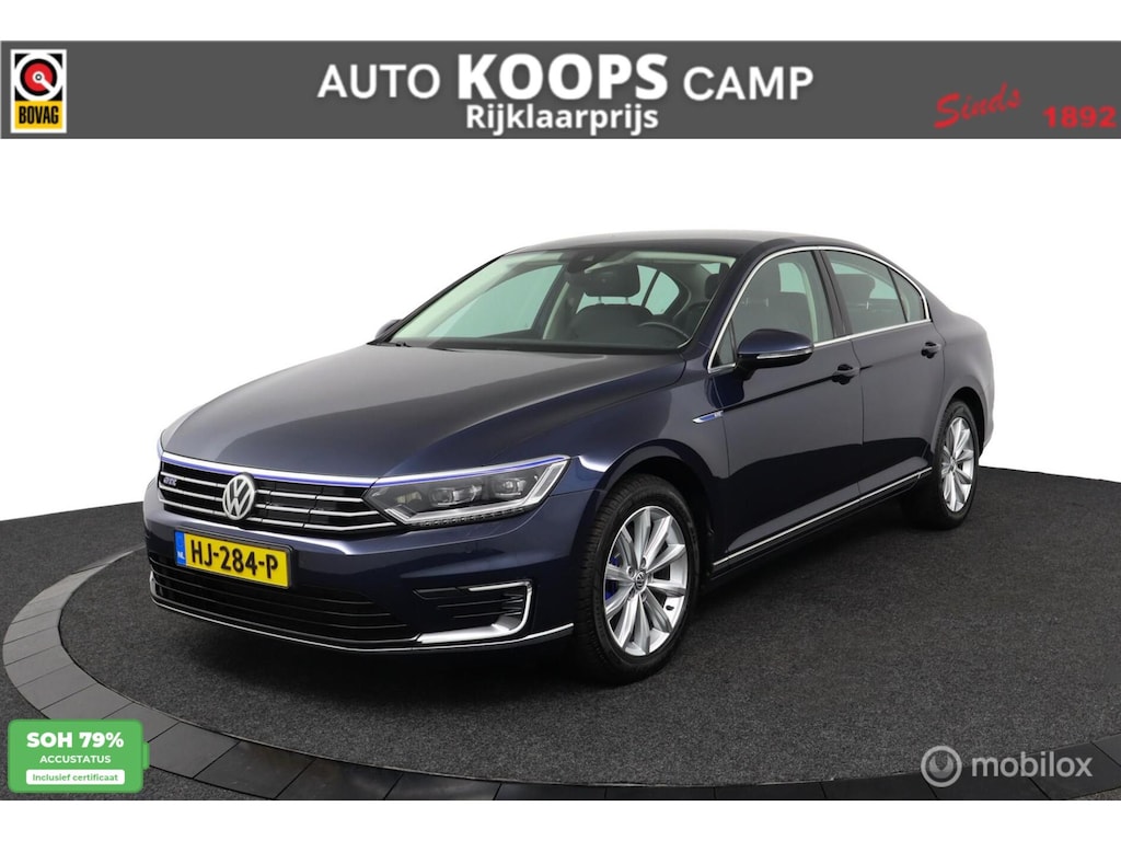Volkswagen Passat Sedan 1.4 TSI GTE Highline 218 PK Plug-in hybride | 78,7% SOH | Elec. stoelen met verwarming | Trekhaak afneembaar | Adaptieve cruise controle | PDC | 17LMV | DEALER-STAAT