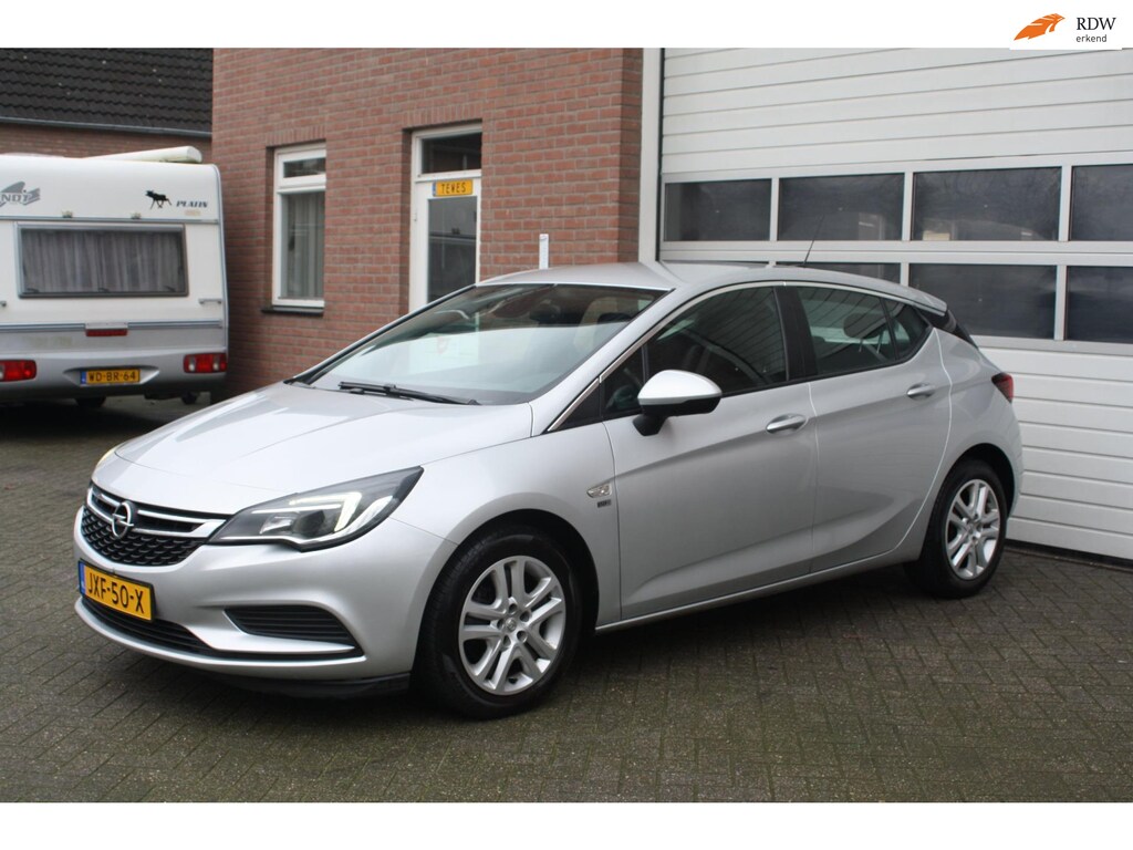 Opel Astra 1.6 CDTI 120 Jaar Edition Garantie Airco 5 Deurs Nette Auto Navigatie Apple Carplay