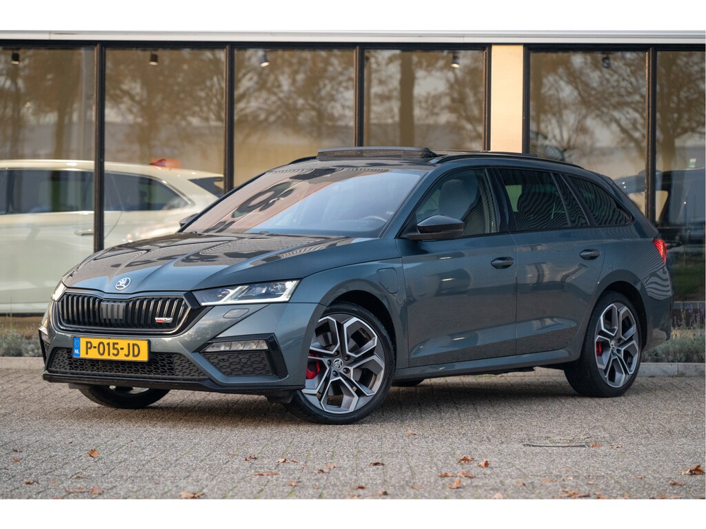 Skoda Octavia Combi 1.4 TSI RS iV PHEV Business | Pano | ACC | Matrix LED | Elek. Achterklep | Stoel- Stuurverw. | Dodehoek