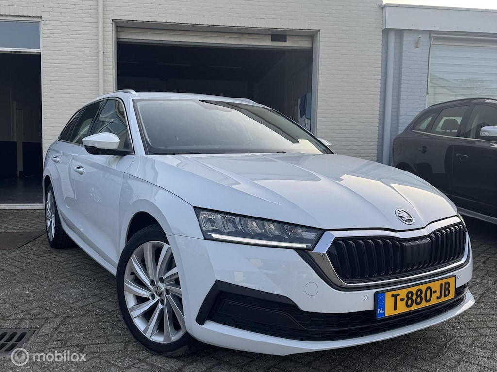 Skoda Octavia Combi |automaat|Camera|Apple CarPlay|Keyless|
