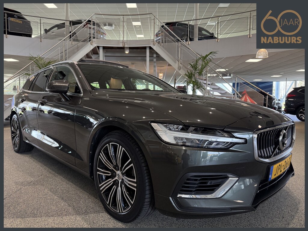 Volvo V60 2.0 T6 Twin Engine AWD Inscription, Pano, Trekhaak, Adaptive cruise