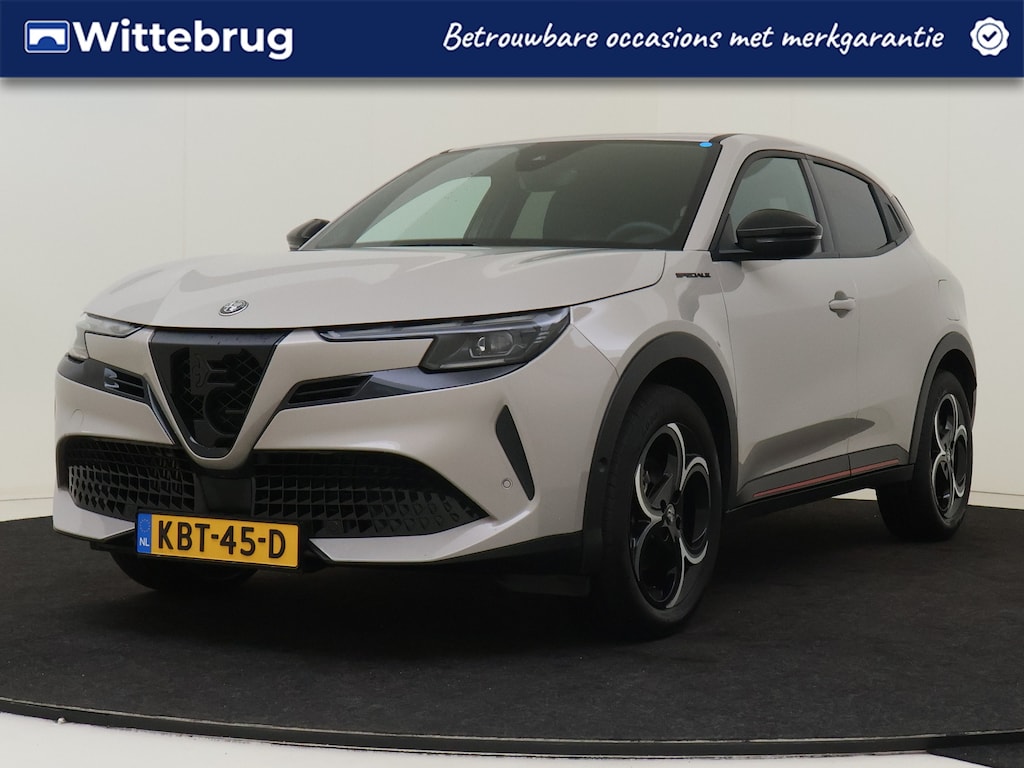 Alfa Romeo Junior 1.2 Turbo Hybrid Ibrida Speciale AUTOMAAT !