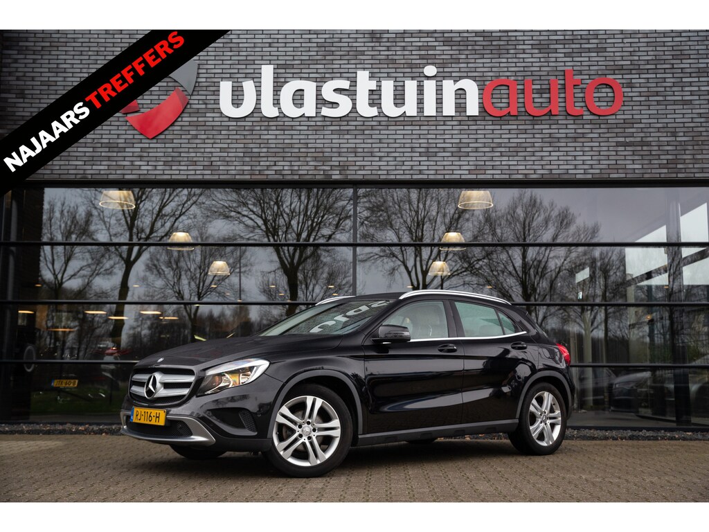 Mercedes-Benz GLA 180 Ambition , Trekhaak, Leer,  Achteruitrijcamera