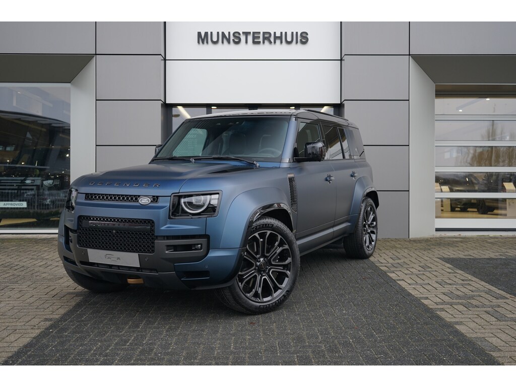 Land Rover Defender 110 4.4 P635 110 Octa | Elektrische trekhaak | Chopped Carbon | Koelvak |