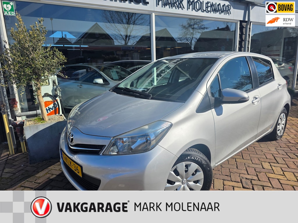 Toyota Yaris 1.0 VVT-i Aspiration,camera,navi,bluetooth
