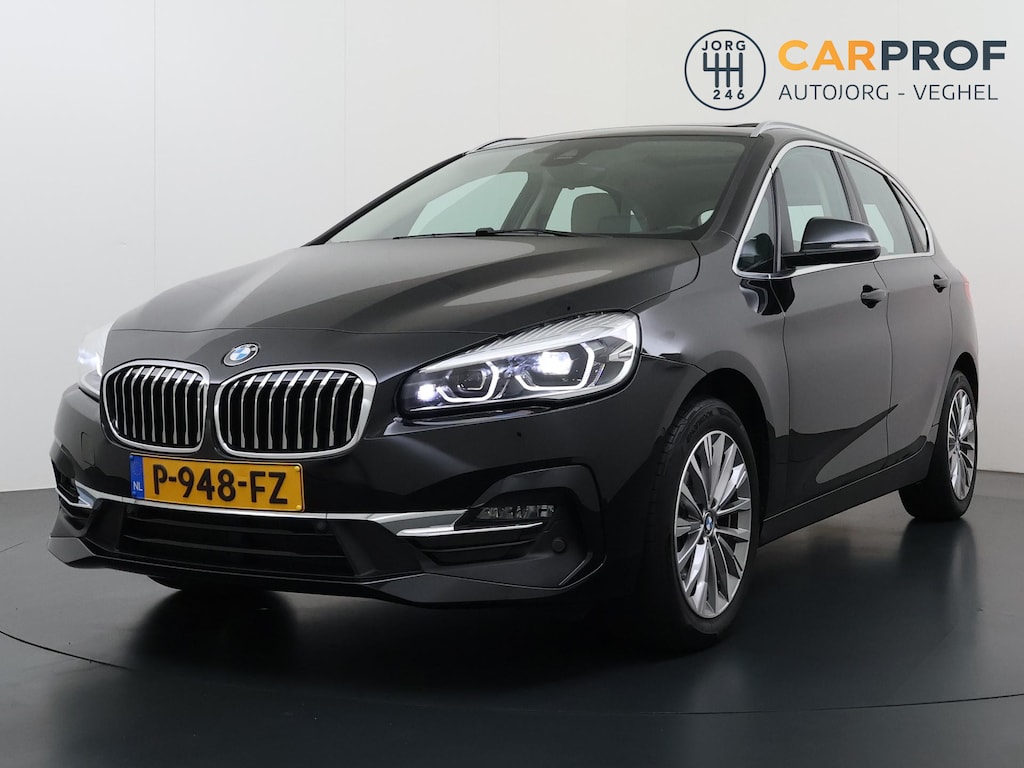 BMW 2-Serie Active Tourer 218i Pano | Trekhaak | Camera |  NAP