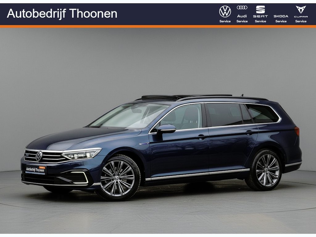 Volkswagen Passat Variant 1.4 TSI PHEV GTE Business | Trekhaak | Pano | Keyless | Camera