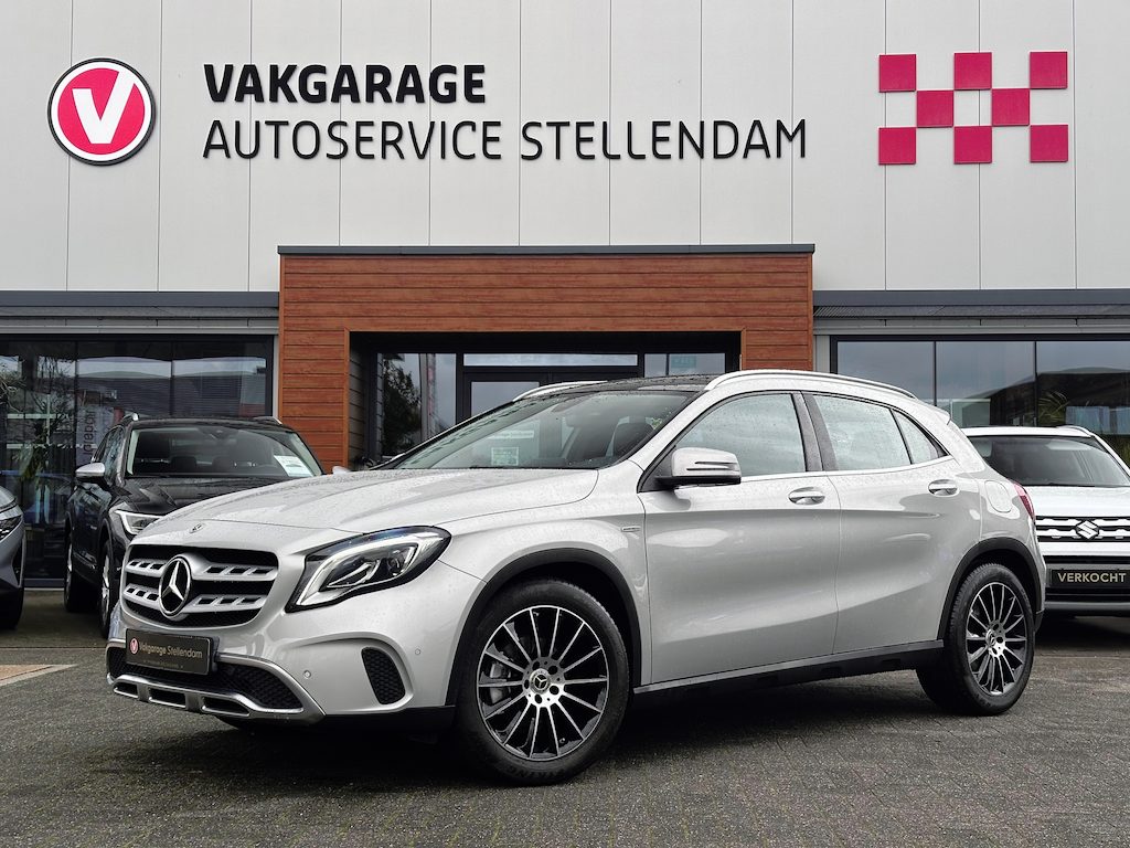 Mercedes-Benz GLA 180 Business Solution AMG|Panoramadak|Stoelverw|Camera|Cruise Control