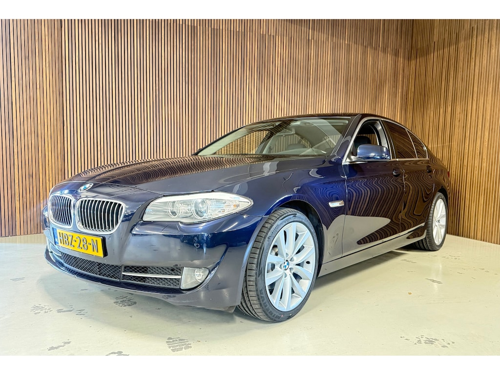 BMW 5-Serie 523i - Leder - Dak -Hand geschakeld