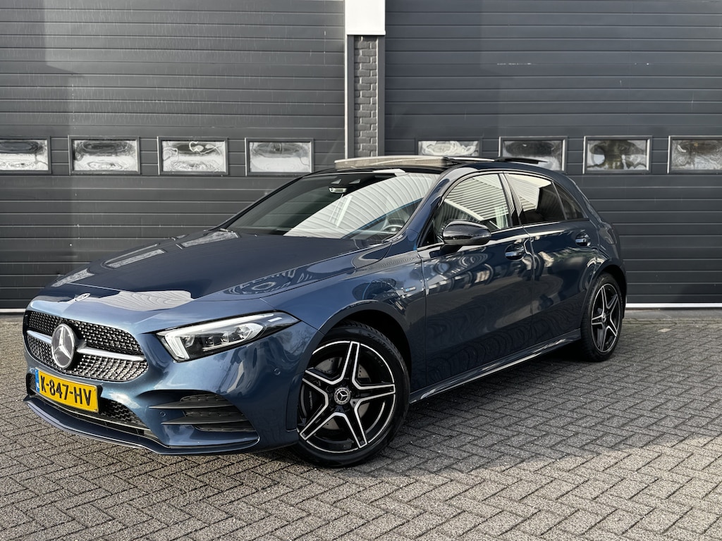 Mercedes-Benz A-klasse 250 e Business Solution AMG Limited 94% SOH | Pano | Sfeer | Camera | Orig. NL | €19.900,- incl. BTW