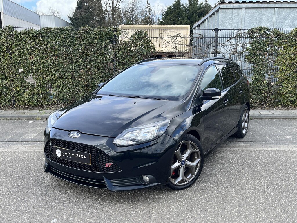 Ford Focus Wagon 2.0 EcoBoost ST-3 * Navi * Camera * Dealerond. * Nette staat